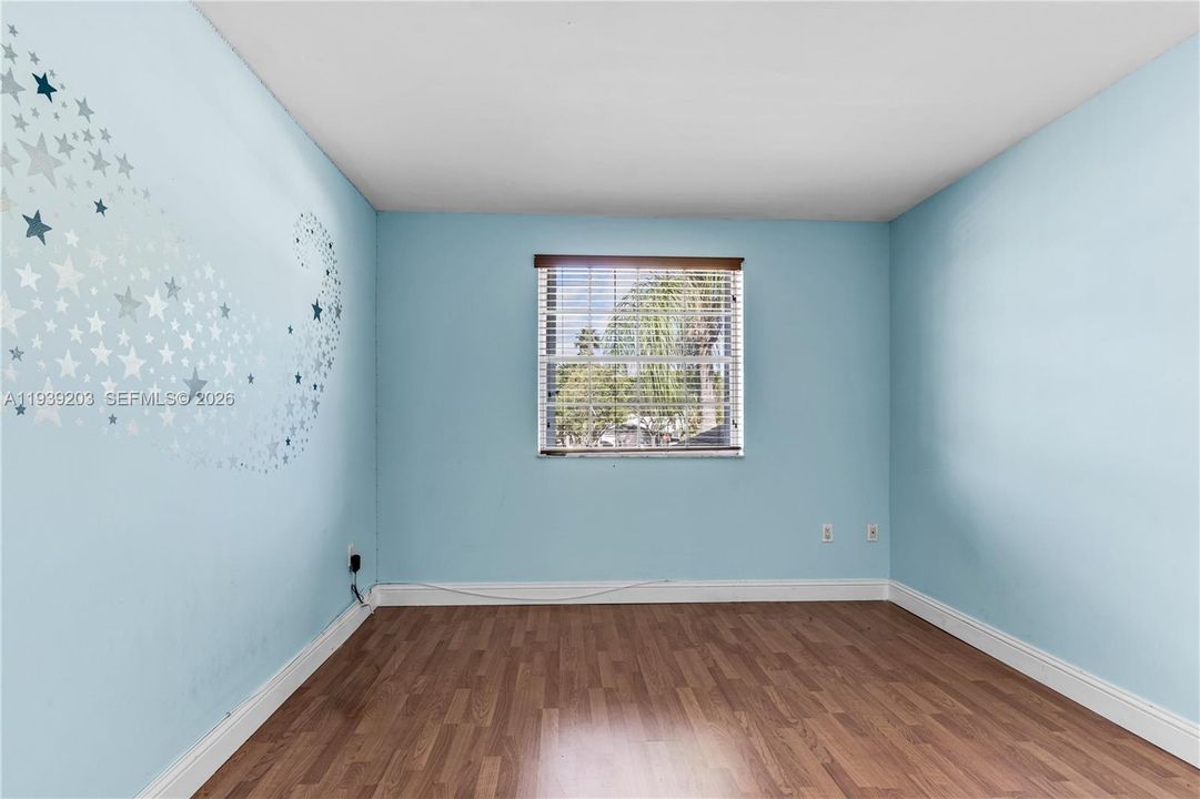 出租: $3,100 (3 贝兹, 2 浴室, 1382 平方英尺)