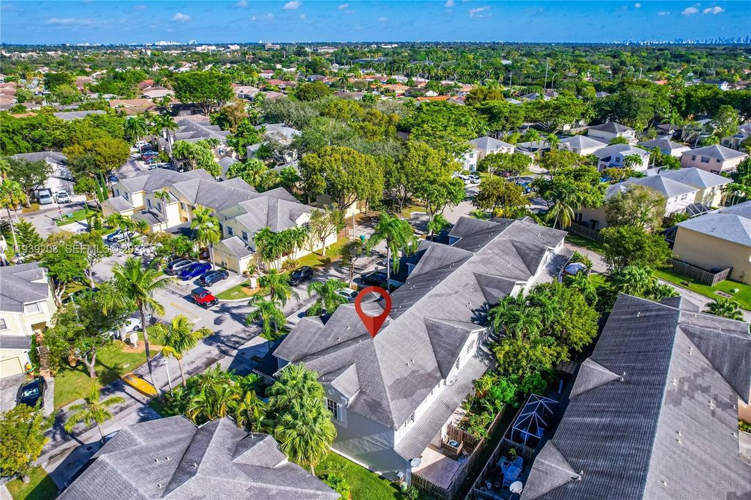 出租: $3,100 (3 贝兹, 2 浴室, 1382 平方英尺)