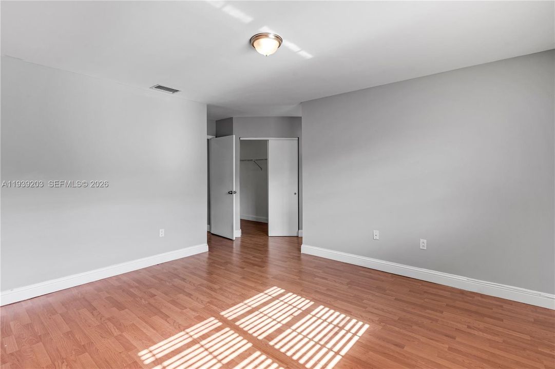 出租: $3,100 (3 贝兹, 2 浴室, 1382 平方英尺)