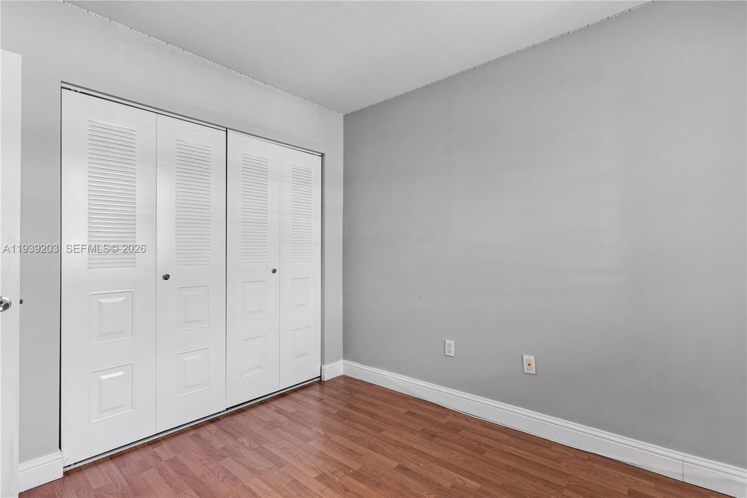 出租: $3,100 (3 贝兹, 2 浴室, 1382 平方英尺)