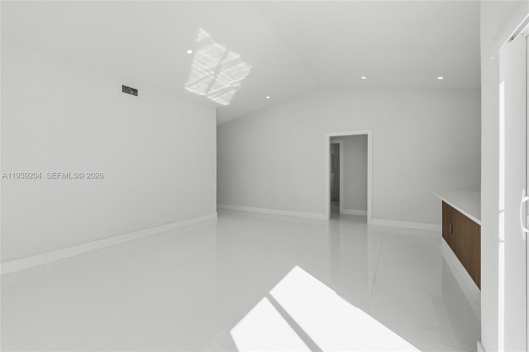 待售: $749,999 (3 贝兹, 2 浴室, 1656 平方英尺)