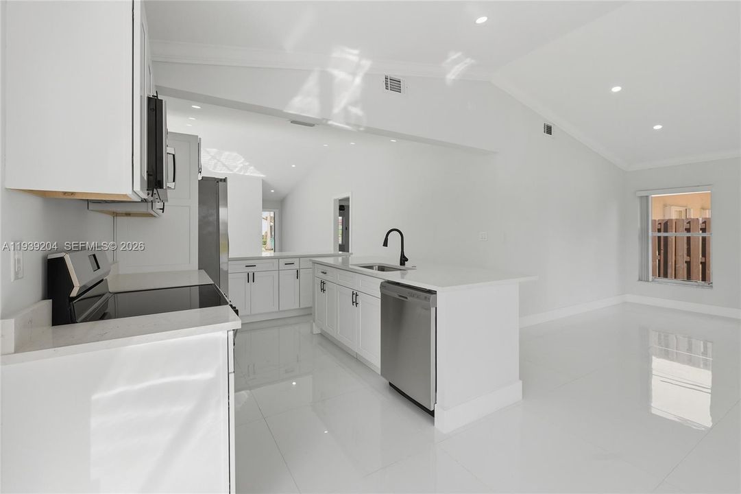 待售: $749,999 (3 贝兹, 2 浴室, 1656 平方英尺)