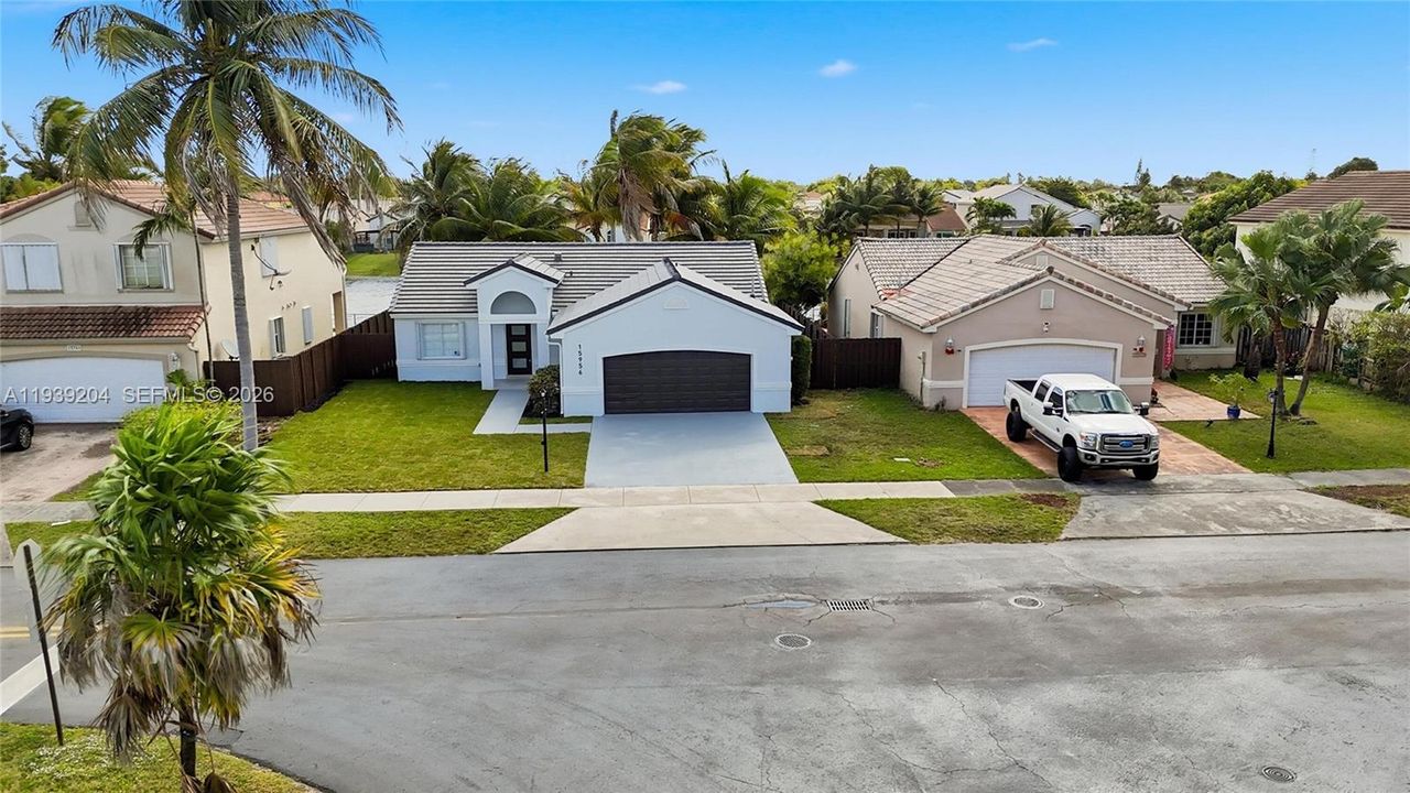 待售: $749,999 (3 贝兹, 2 浴室, 1656 平方英尺)