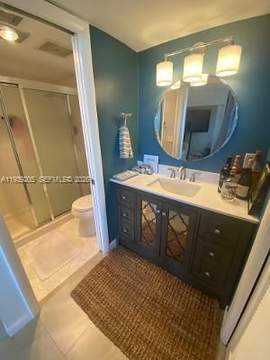 Guest en suite bathroom