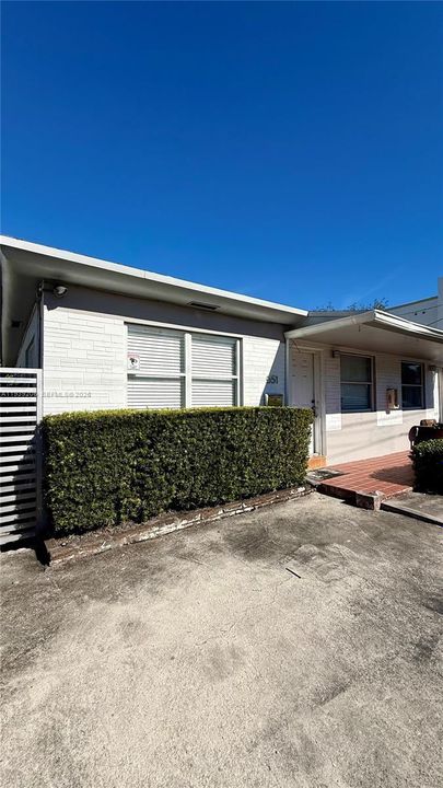 出租: $2,450 (2 贝兹, 2 浴室, 1032 平方英尺)