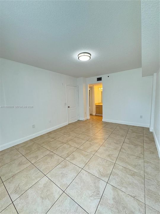 For Rent: $2,750 (3 beds, 2 baths, 1187 Square Feet)