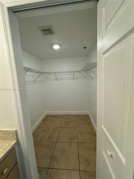 For Rent: $2,750 (3 beds, 2 baths, 1187 Square Feet)