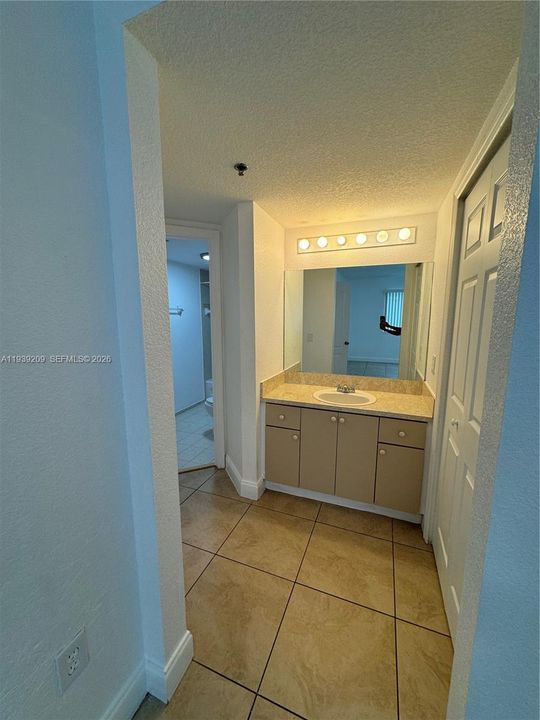 For Rent: $2,750 (3 beds, 2 baths, 1187 Square Feet)