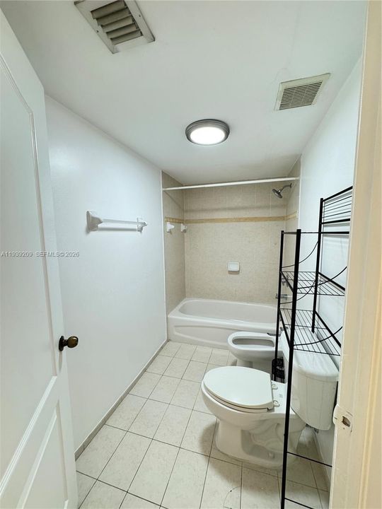 For Rent: $2,750 (3 beds, 2 baths, 1187 Square Feet)