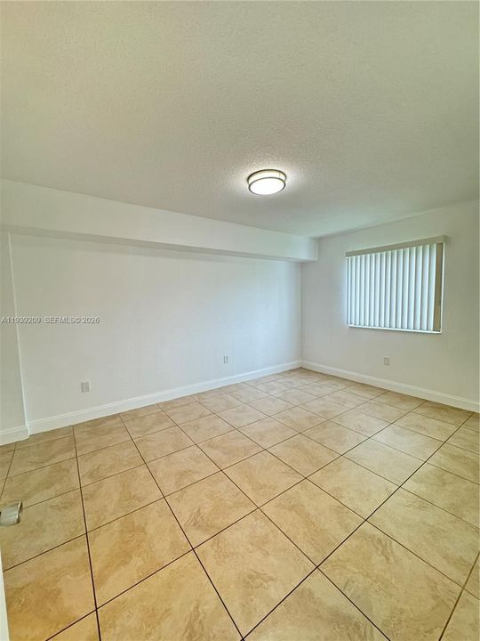 For Rent: $2,750 (3 beds, 2 baths, 1187 Square Feet)