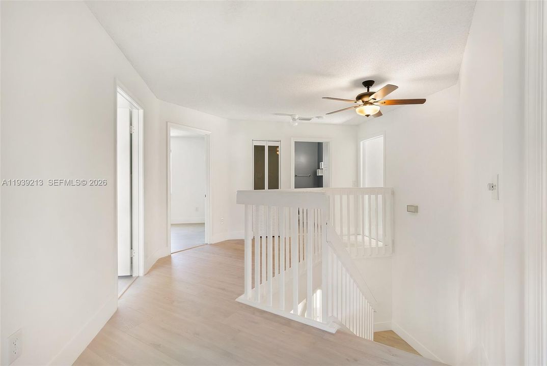 На продажу: $705,000 (4 спален, 2 ванн, 2284 Квадратных фут)