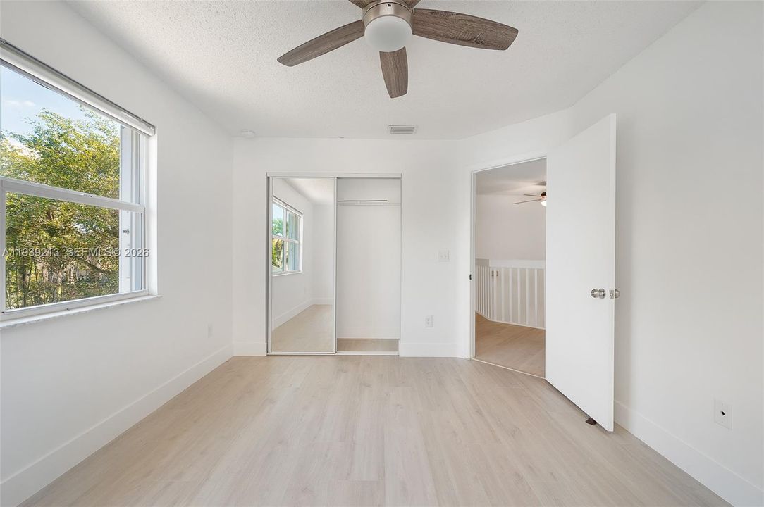 На продажу: $705,000 (4 спален, 2 ванн, 2284 Квадратных фут)