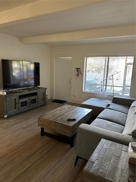For Rent: $1,750 (2 beds, 2 baths, 905 Square Feet)