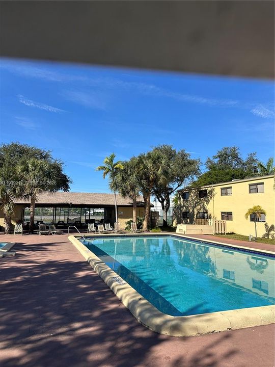 For Rent: $1,750 (2 beds, 2 baths, 905 Square Feet)