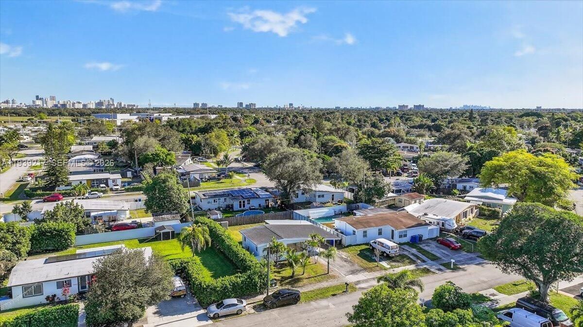 For Sale: $419,990 (3 beds, 1 baths, 878 Square Feet)