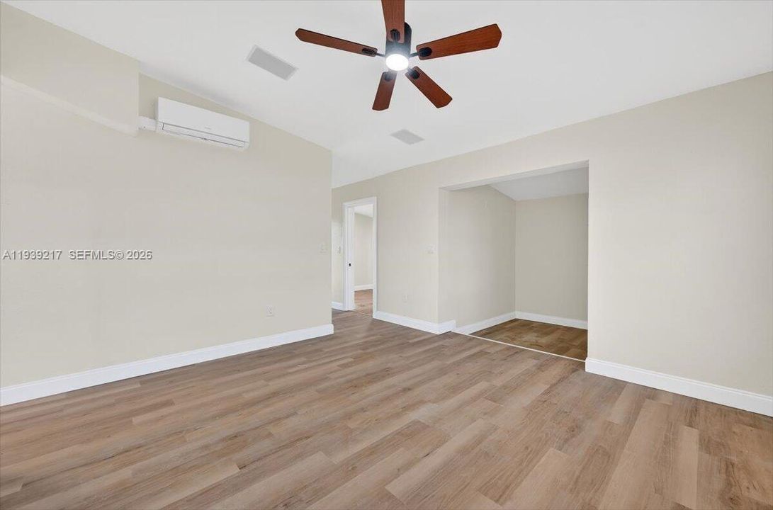 For Sale: $419,990 (3 beds, 1 baths, 878 Square Feet)