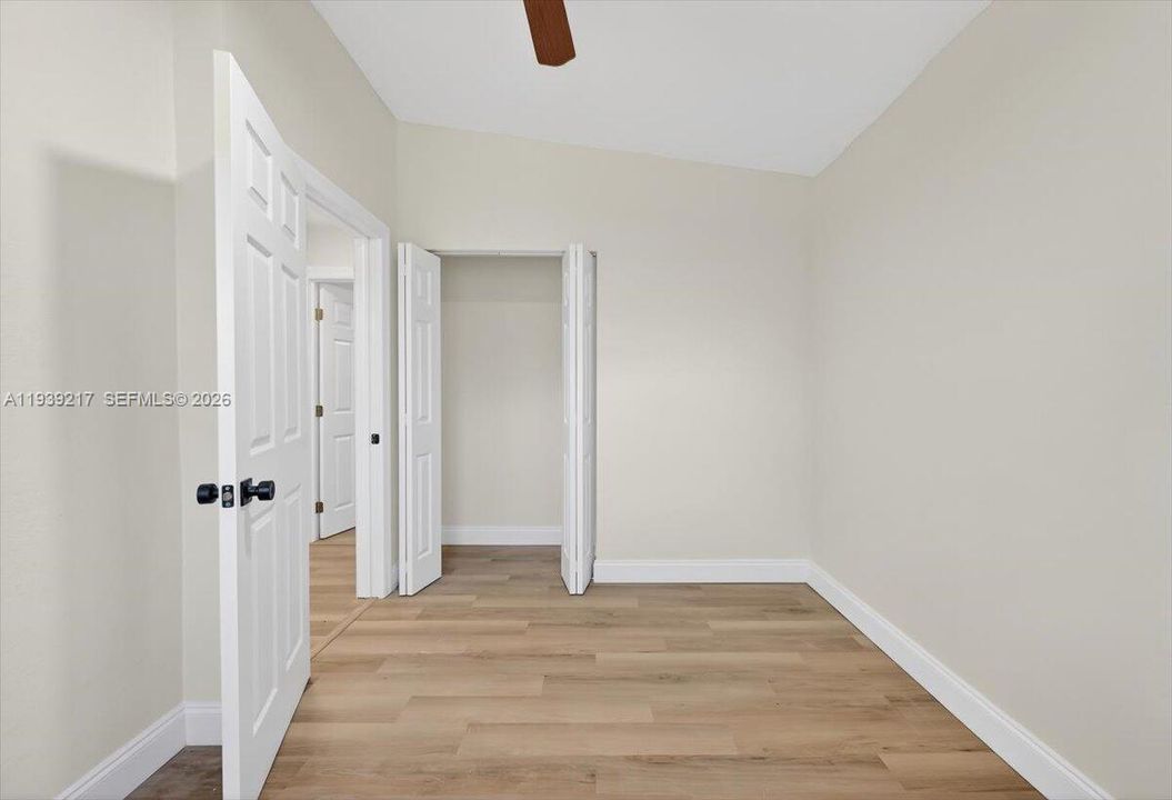 For Sale: $419,990 (3 beds, 1 baths, 878 Square Feet)