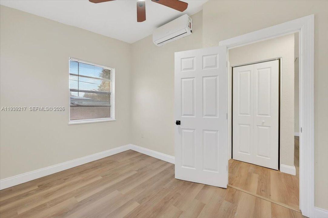 For Sale: $419,990 (3 beds, 1 baths, 878 Square Feet)