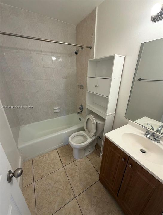 出租: $1,900 (2 贝兹, 1 浴室, 750 平方英尺)