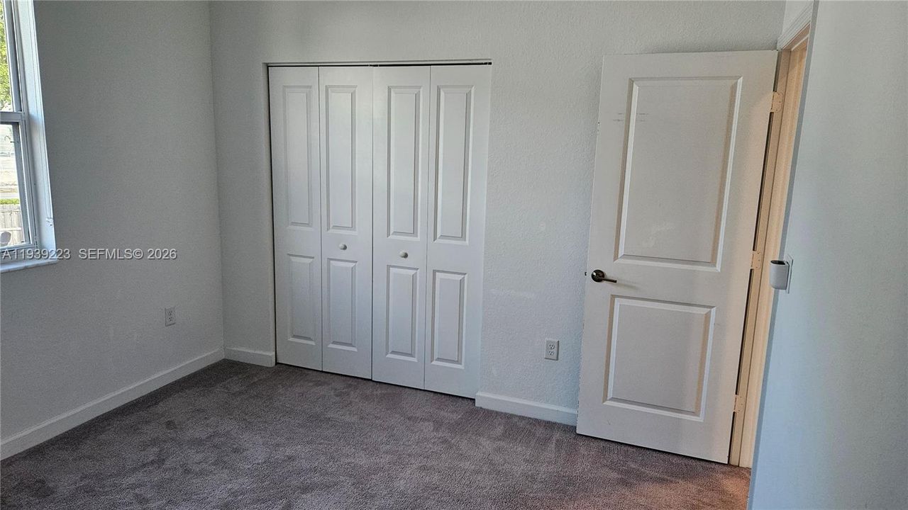 For Sale: $579,900 (5 beds, 3 baths, 2905 Square Feet)