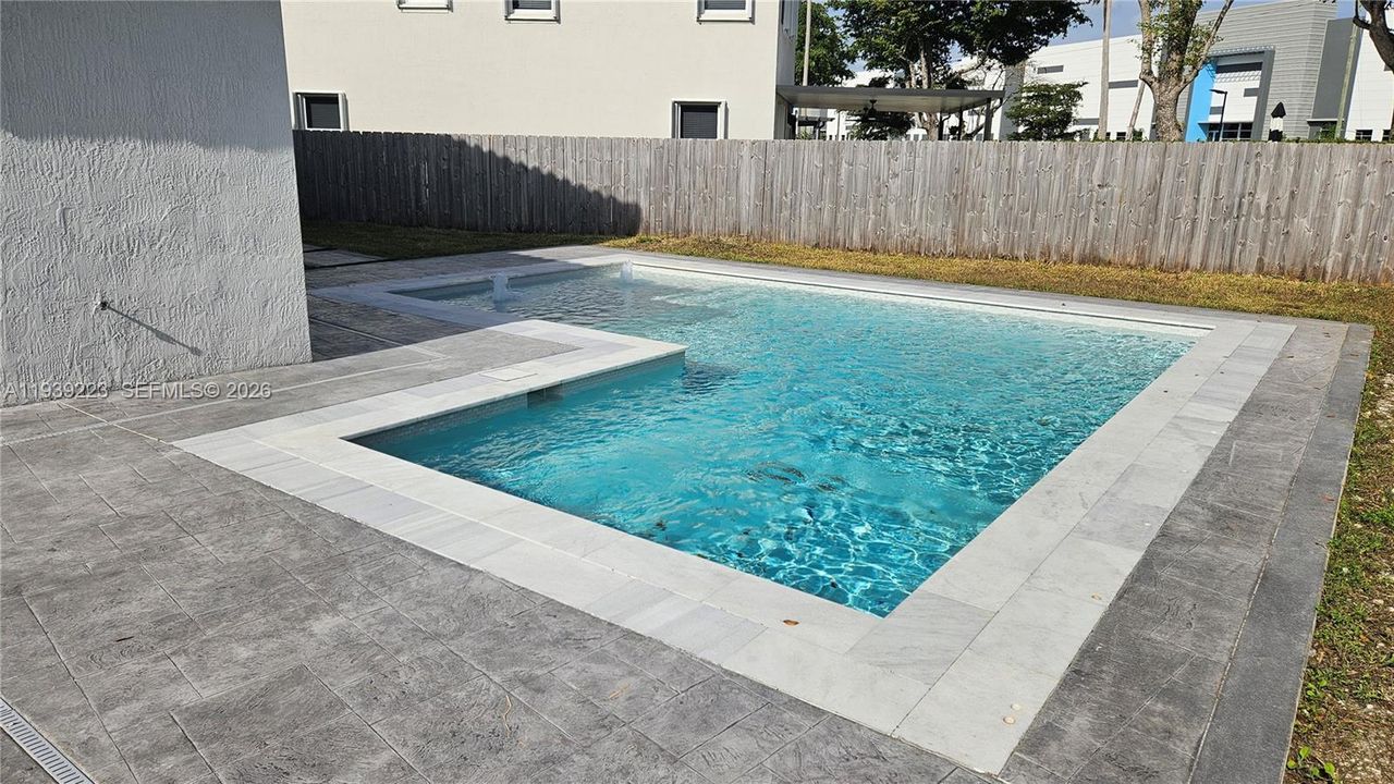 For Sale: $579,900 (5 beds, 3 baths, 2905 Square Feet)