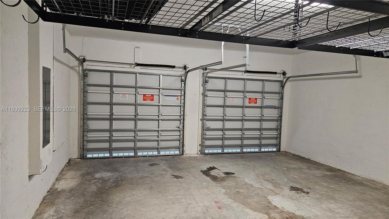 For Sale: $579,900 (5 beds, 3 baths, 2905 Square Feet)