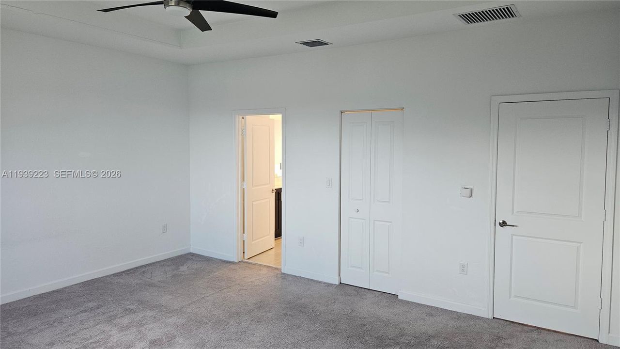 For Sale: $579,900 (5 beds, 3 baths, 2905 Square Feet)