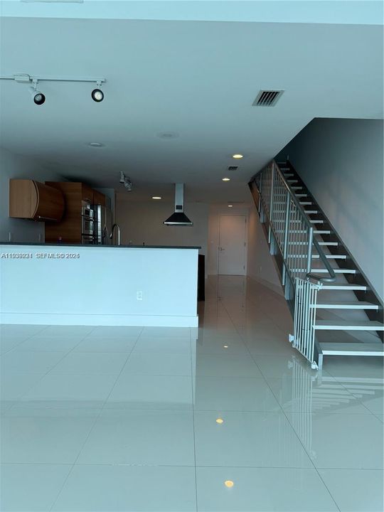 For Sale: $785,000 (2 beds, 3 baths, 1552 Square Feet)