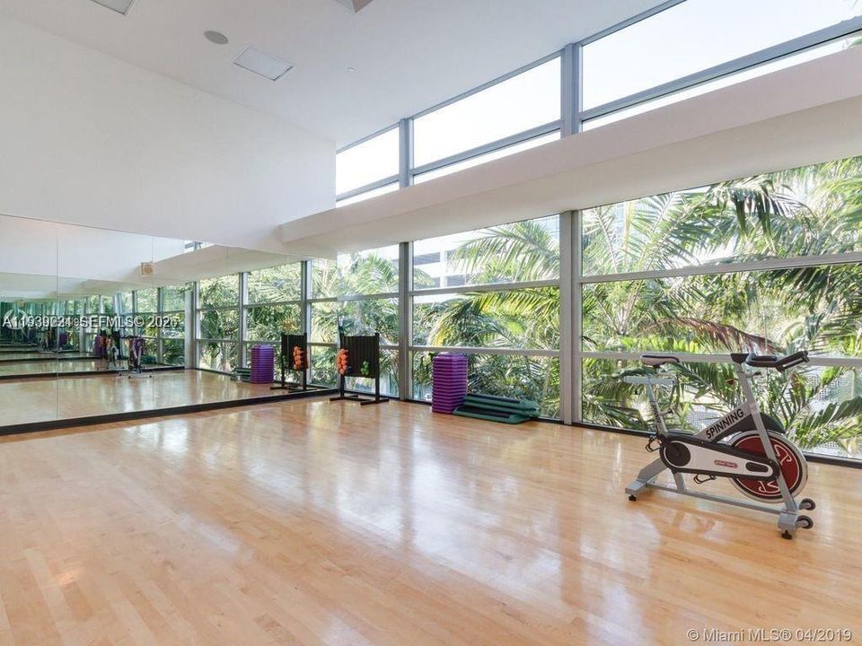 For Sale: $785,000 (2 beds, 3 baths, 1552 Square Feet)