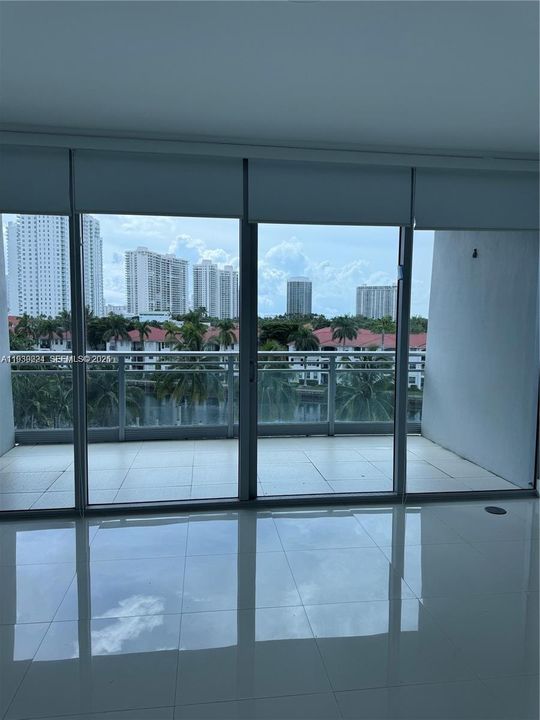 For Sale: $785,000 (2 beds, 3 baths, 1552 Square Feet)