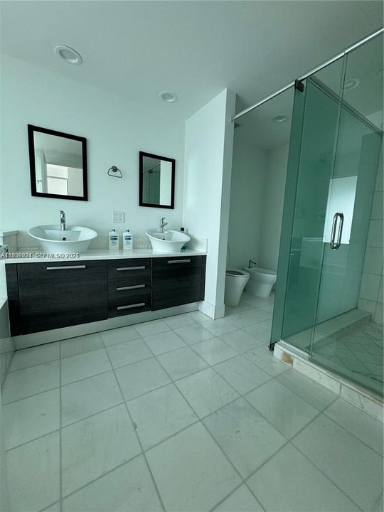 For Sale: $785,000 (2 beds, 3 baths, 1552 Square Feet)