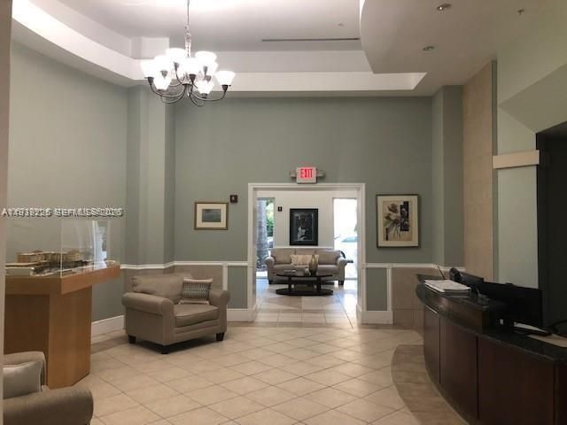 For Sale: $325,000 (1 beds, 1 baths, 770 Square Feet)