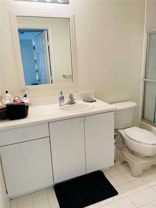 For Sale: $325,000 (1 beds, 1 baths, 770 Square Feet)