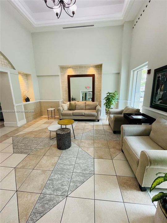 For Sale: $325,000 (1 beds, 1 baths, 770 Square Feet)