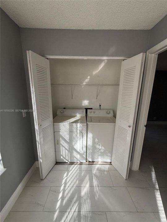 For Rent: $1,575 (1 beds, 1 baths, 712 Square Feet)