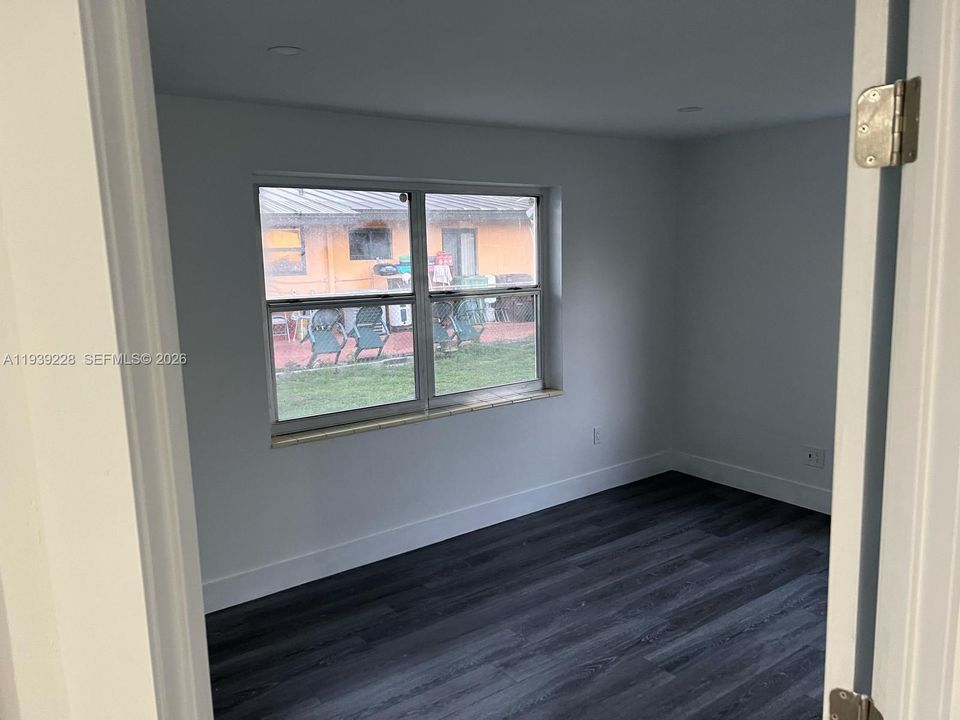 For Sale: $515,000 (3 beds, 1 baths, 962 Square Feet)