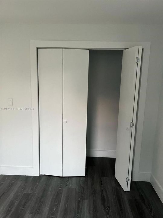 For Sale: $515,000 (3 beds, 1 baths, 962 Square Feet)