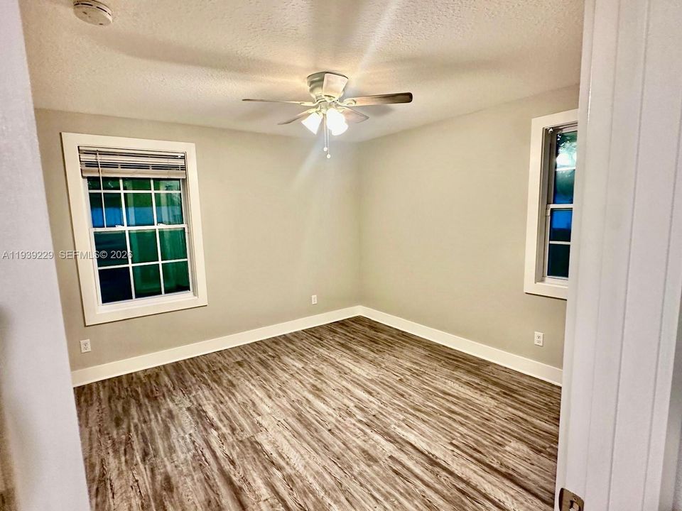 For Rent: $1,600 (3 beds, 2 baths, 1456 Square Feet)