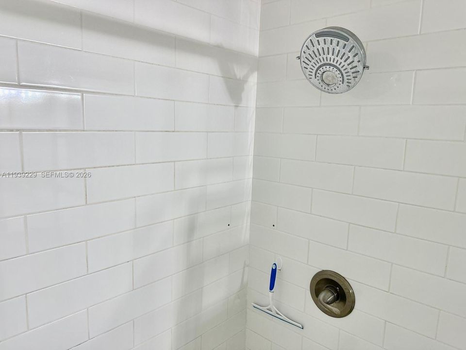 For Rent: $1,600 (3 beds, 2 baths, 1456 Square Feet)