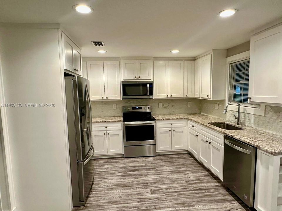 For Rent: $1,600 (3 beds, 2 baths, 1456 Square Feet)