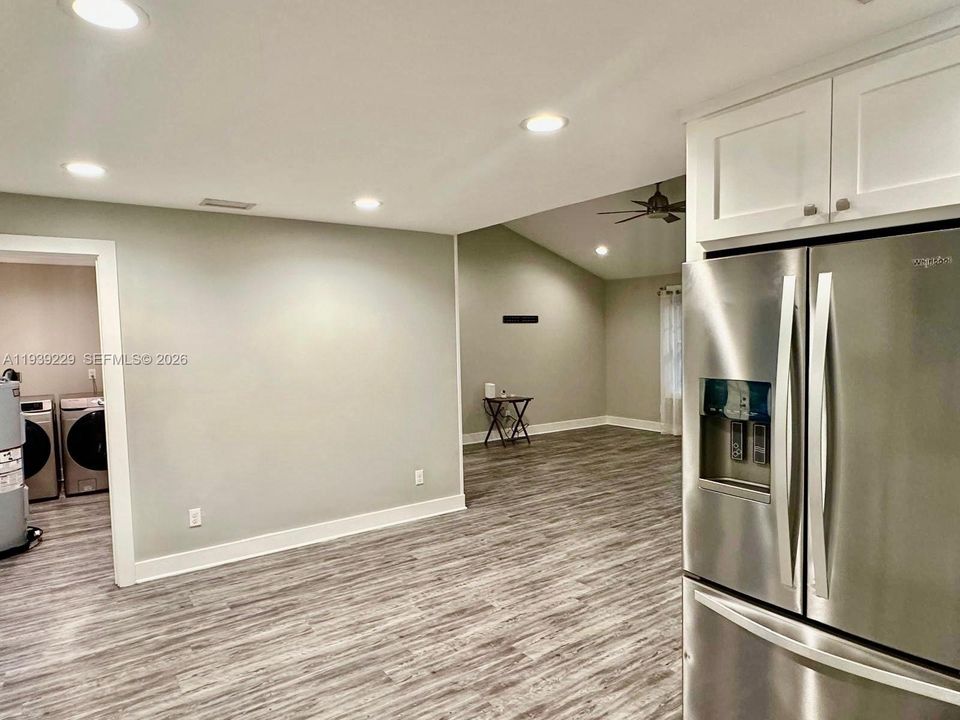 For Rent: $1,600 (3 beds, 2 baths, 1456 Square Feet)