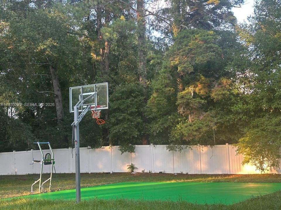 For Rent: $1,600 (3 beds, 2 baths, 1456 Square Feet)