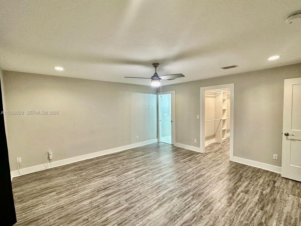 For Rent: $1,600 (3 beds, 2 baths, 1456 Square Feet)