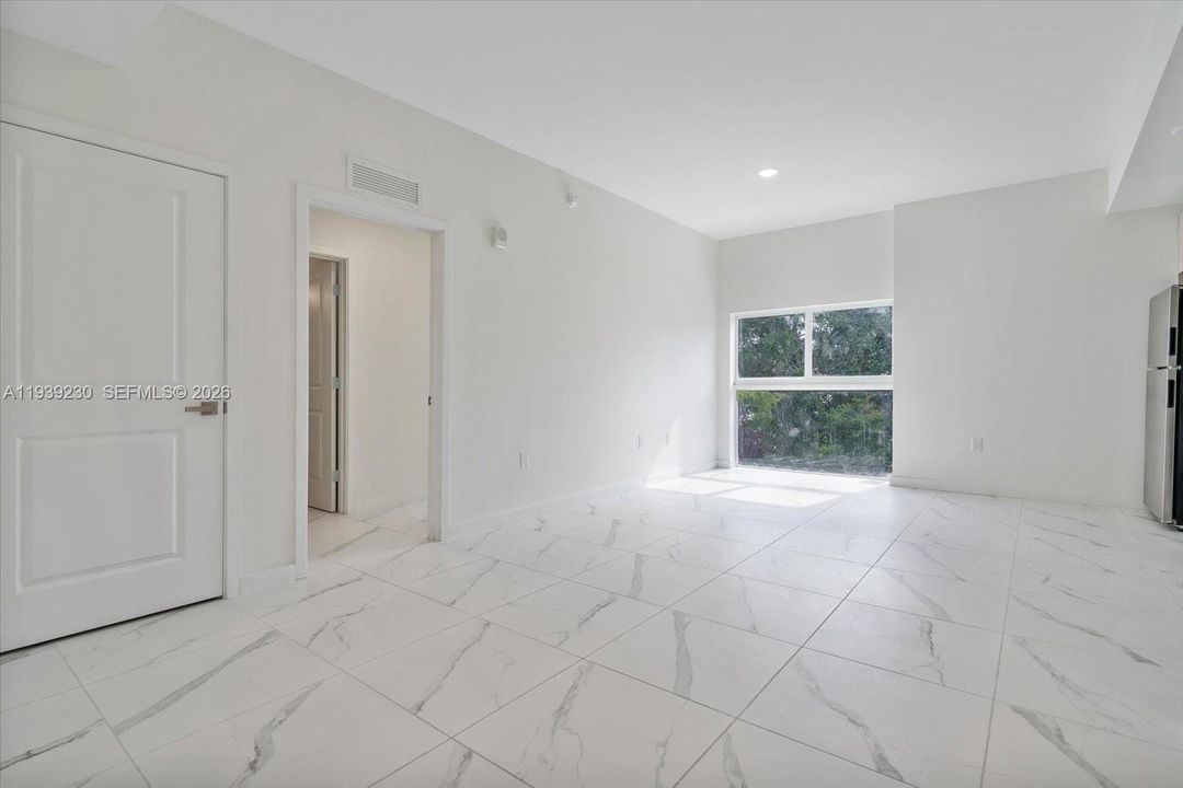 For Rent: $2,590 (2 beds, 2 baths, 833 Square Feet)