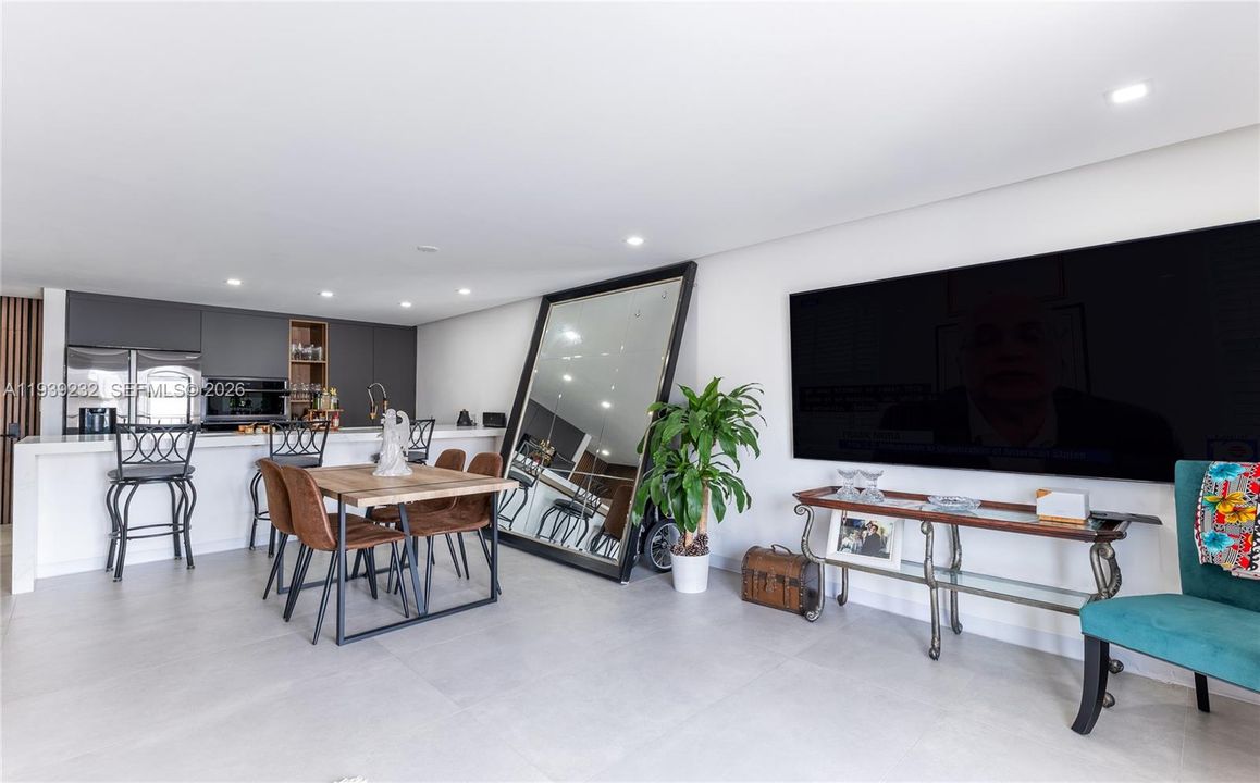 En Venta: $365,000 (1 camas, 1 baños, 750 Pies cuadrados)