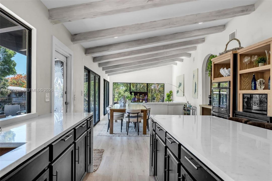 На продажу: $2,680,000 (5 спален, 4 ванн, 2836 Квадратных фут)