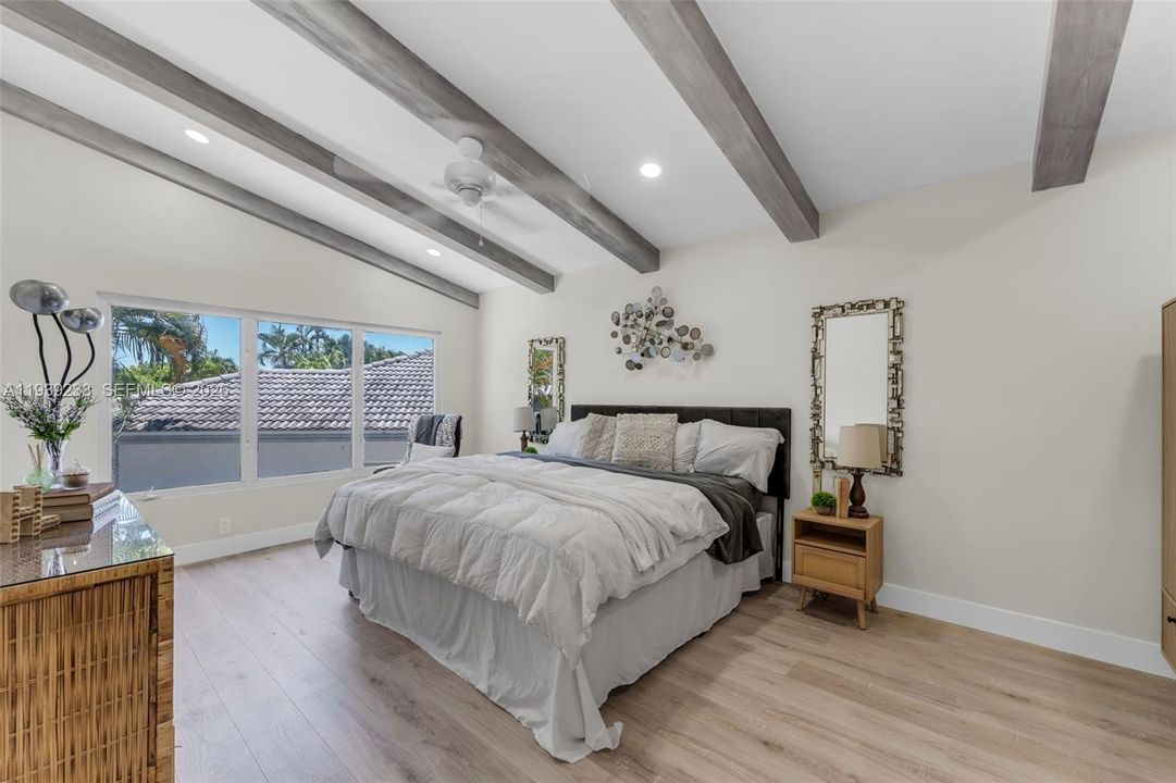 На продажу: $2,680,000 (5 спален, 4 ванн, 2836 Квадратных фут)