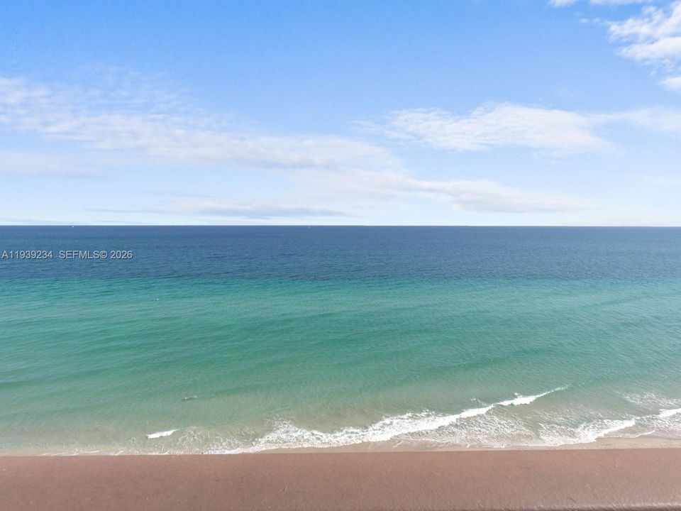 For Rent: $5,800 (2 beds, 2 baths, 1340 Square Feet)