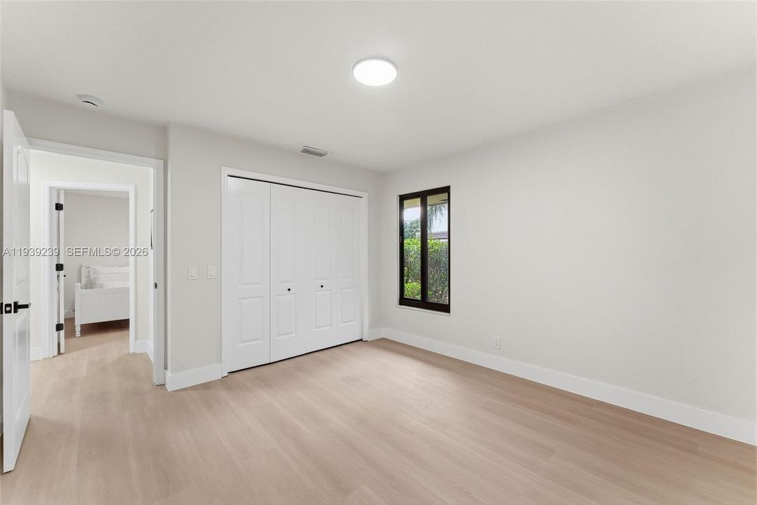 En Venta: $1,400,000 (4 camas, 2 baños, 2449 Pies cuadrados)