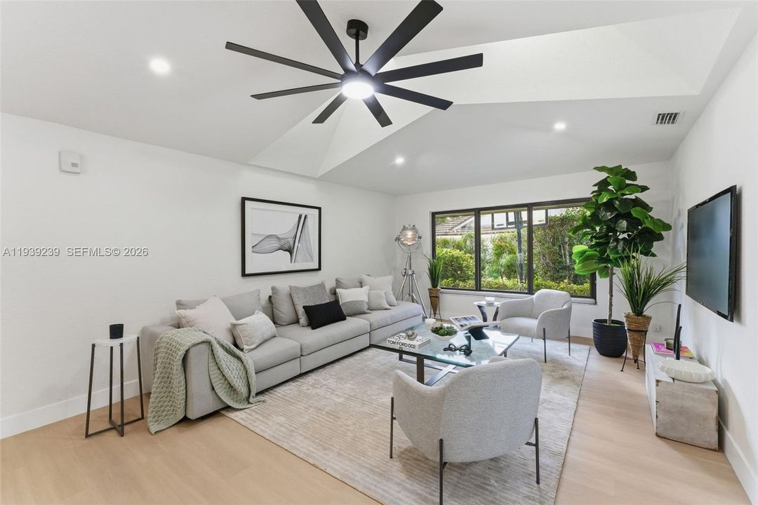 En Venta: $1,400,000 (4 camas, 2 baños, 2449 Pies cuadrados)